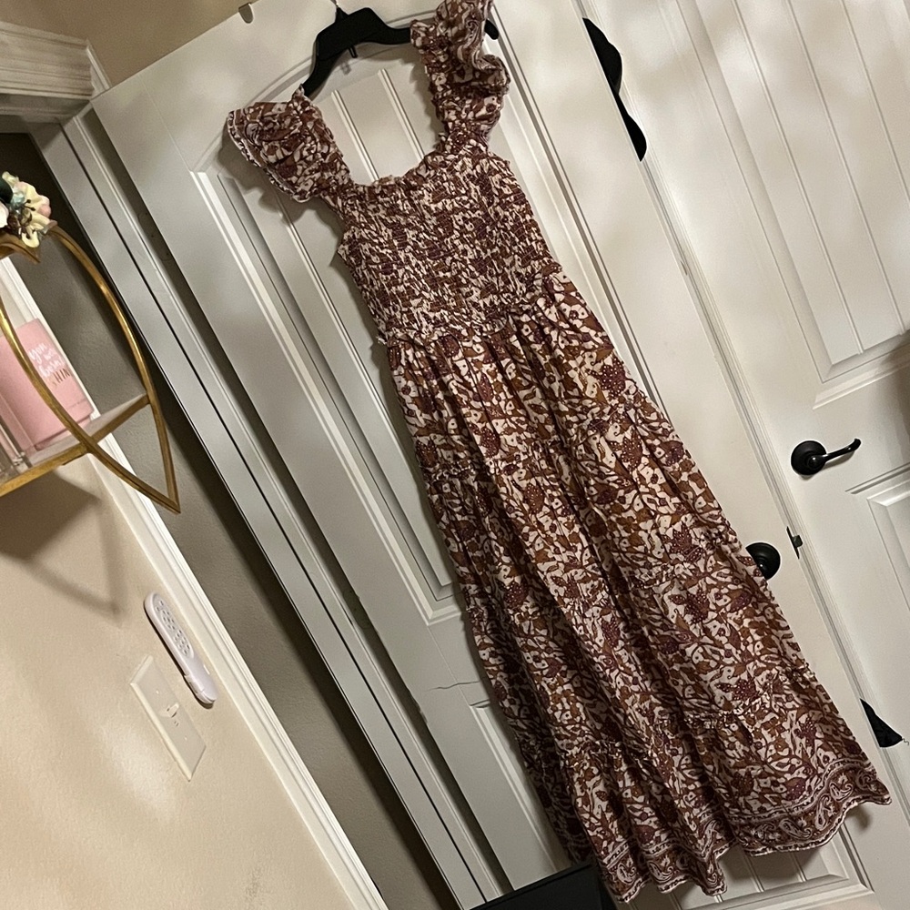Chic Floral Maxi Dress in Brown